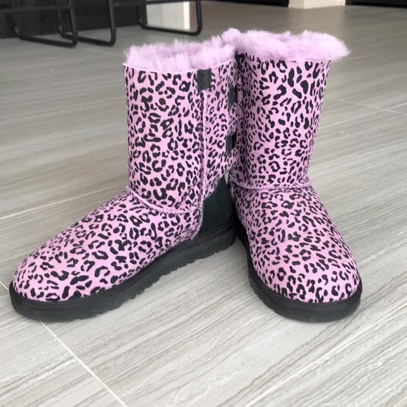 Bailey Bow Rosette Uggs in Lavender - new without box - Picture 3 of 6